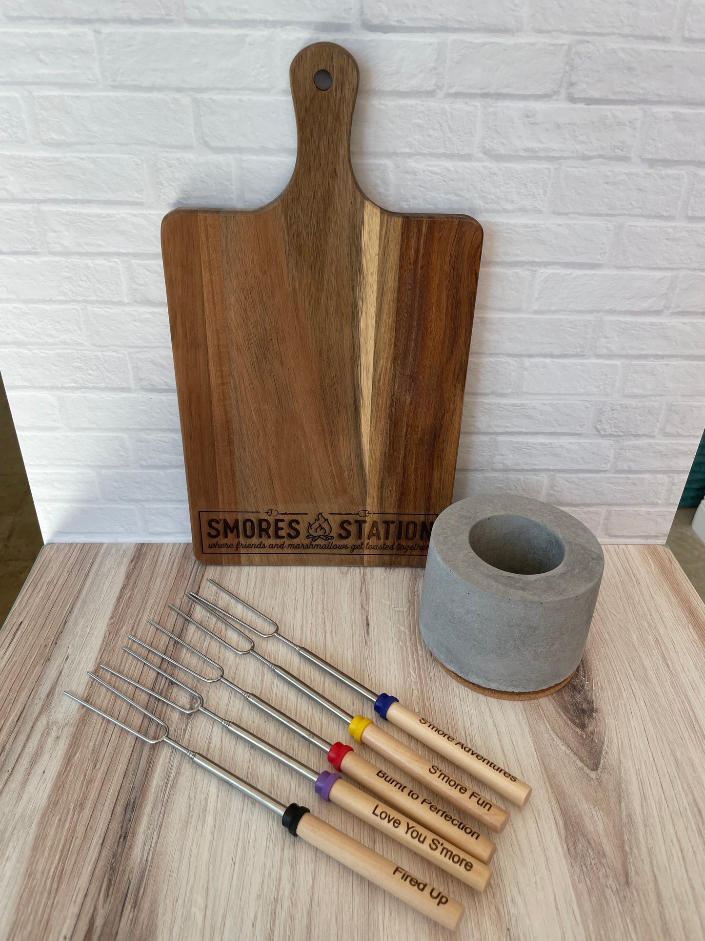 S'mores Station Board w/ Round Fire Pit Bundle